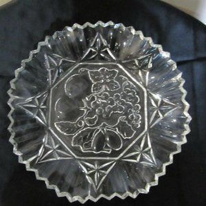 Glass Fruit Dish possible vintage not sure